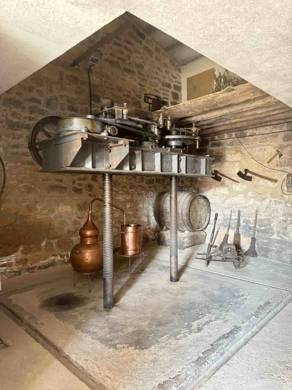 Experiencia entre Calados con cata de Vinos en Bodegas J.F. Iradier