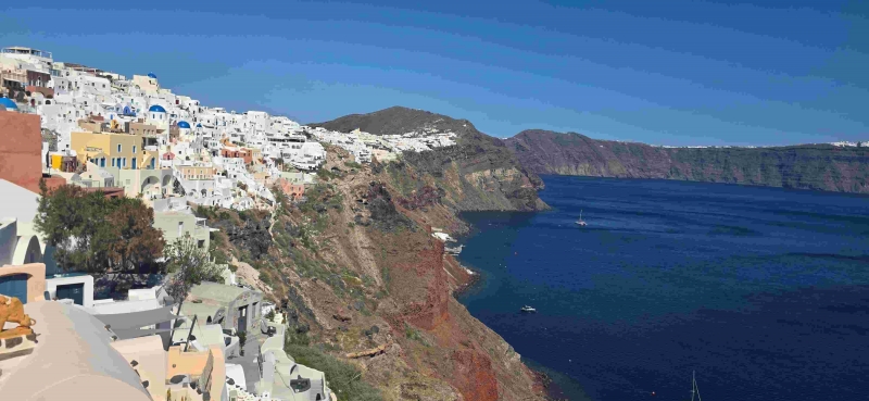 La isla griega de Santorini y el arte de domar el viento en forma de cesta